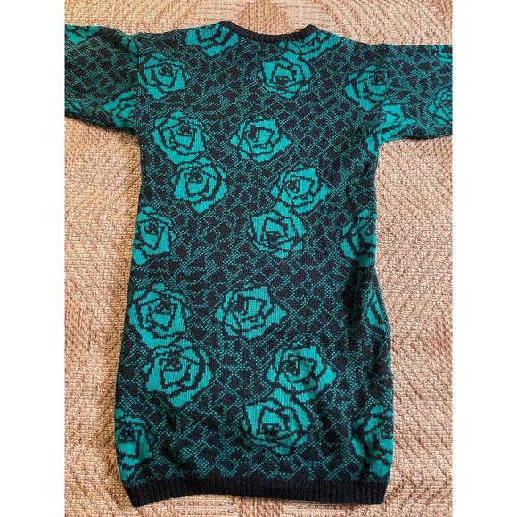 Vtg. 80s/90s Green and Black Floral Sweater Dress - Picture 3 of 5